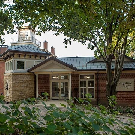 Merry Mansion East Dubuque Экстерьер фото